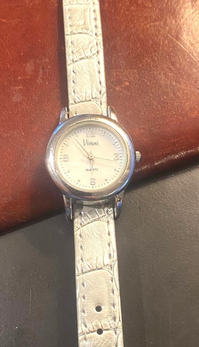 Women's m25mm Silver Tone Vivani Watch, MOP Face